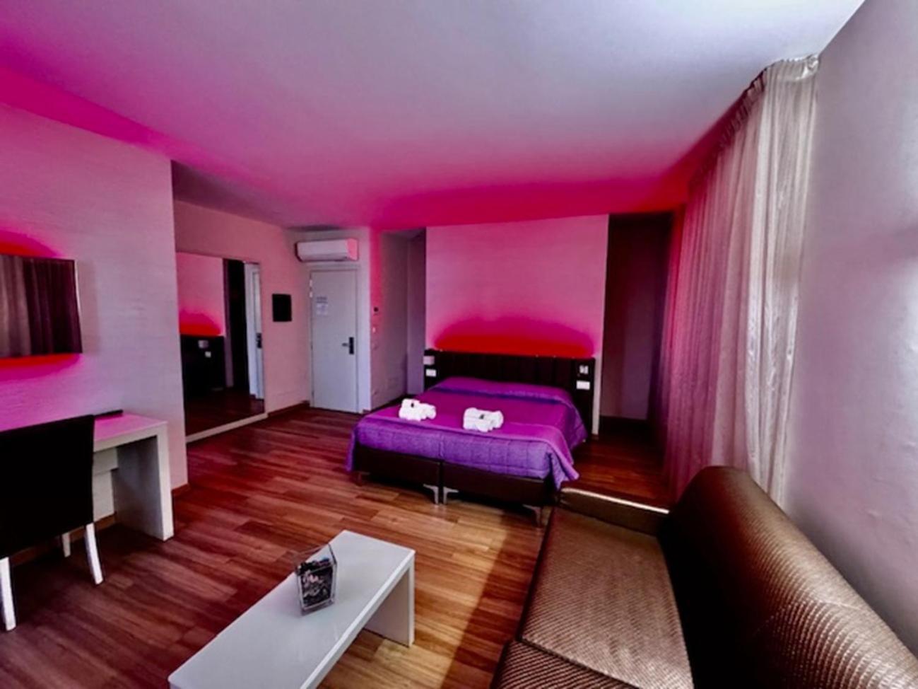 Larotonda Hotel *