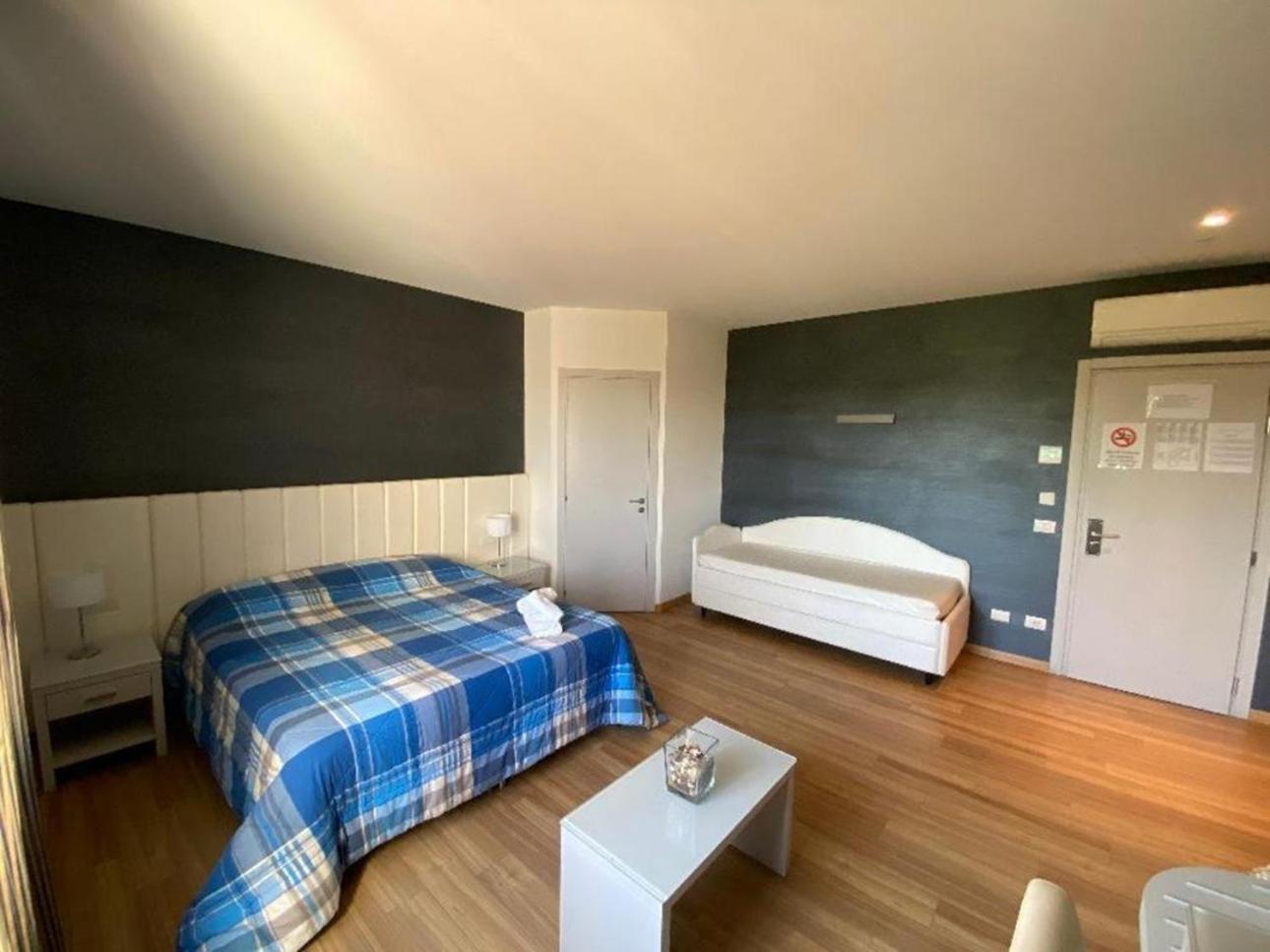 Larotonda Hotel